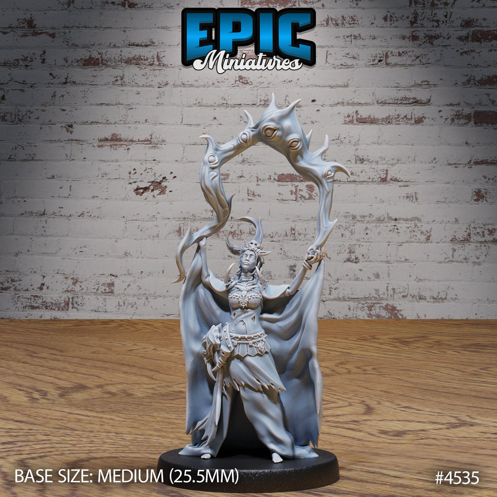 Dragon Blood Shamaness Option #4535 front DND miniature Safari Tour 16k resin
