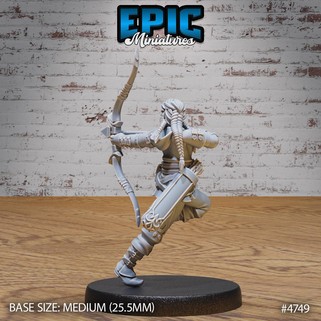 Hunter Girl Option #4750 back DND miniature Old Fables 16k resin