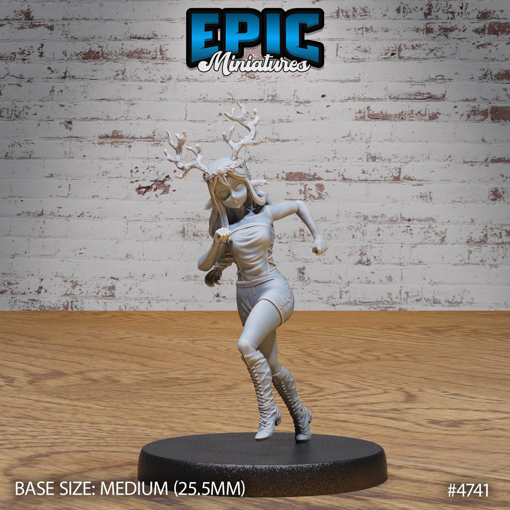 Druid Child Female Option #4741 front DND miniature Old Fables 16k resin