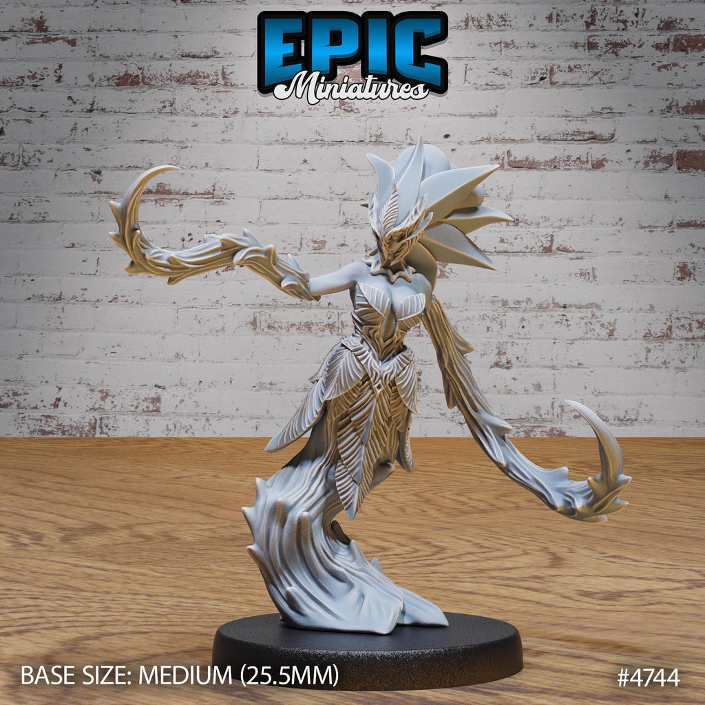 Rose Spirit Option #4744 front DND miniature Old Fables 16k resin