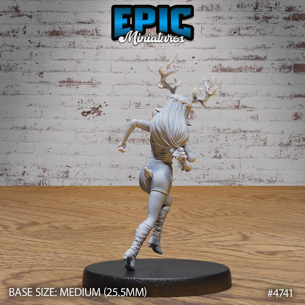 Druid Child Female Option #4741 back DND miniature Old Fables 16k resin