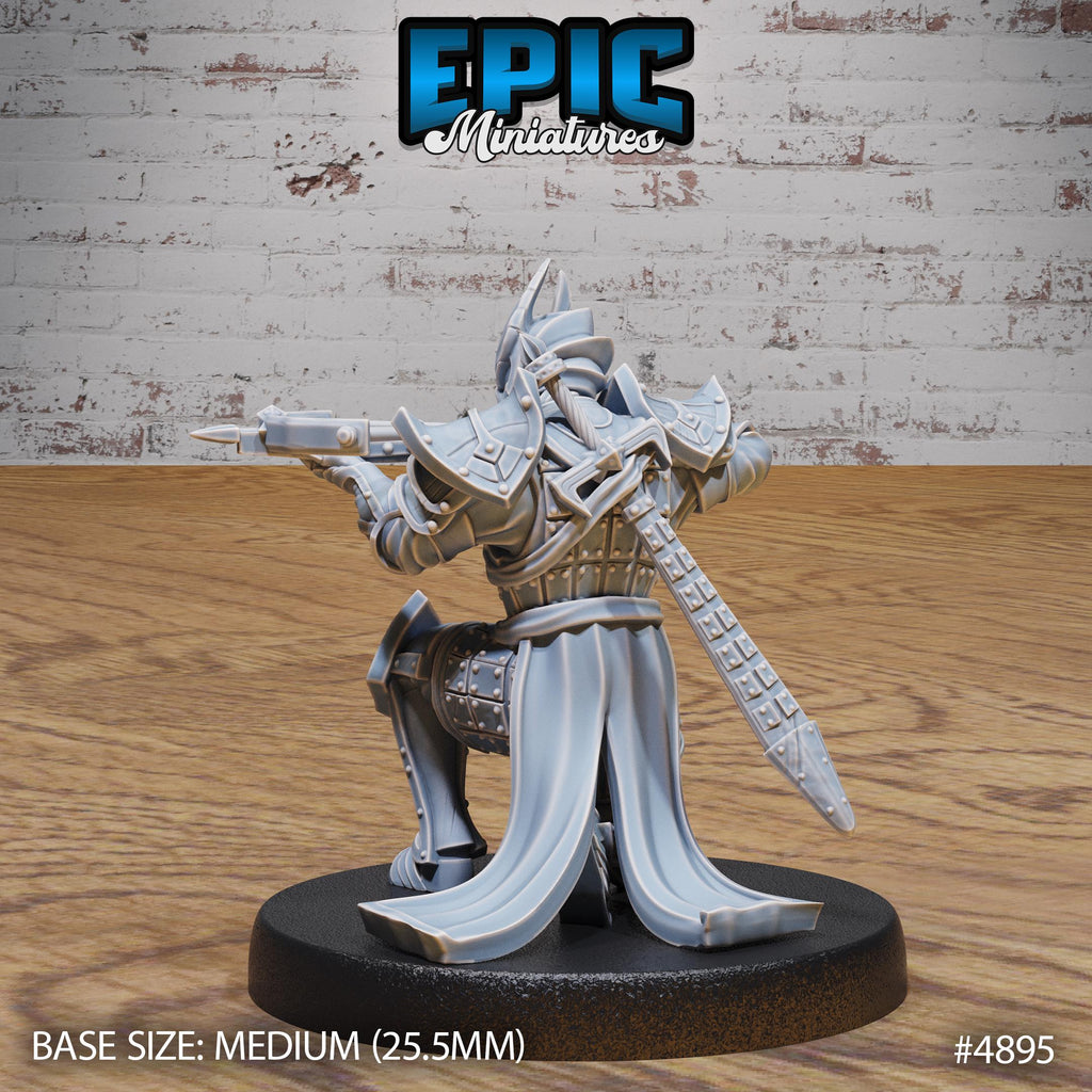 Platinum Paladin Option #4895 back DND miniature Age of Dragons 16k resin