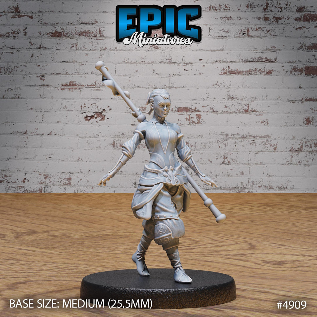 Monk Adventurer Female Option #4909 front DND miniature Legends of the East 16k resin