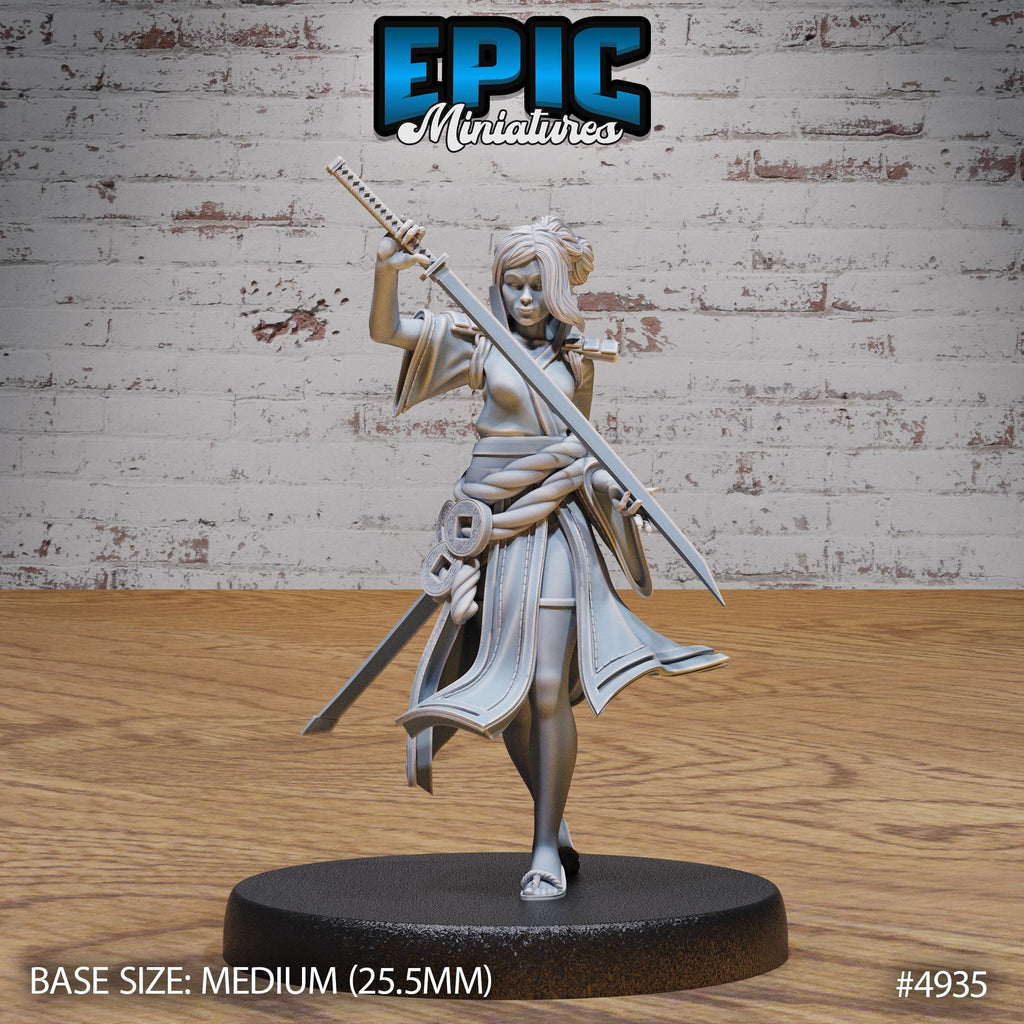 Samurai Woman Option #4935 front DND miniature Legends of the East 16k resin
