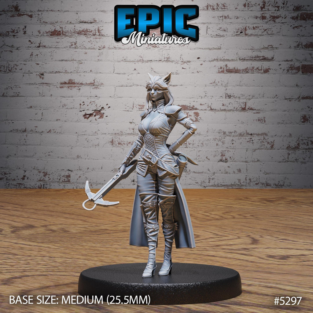 Cat Burglar Rogue Option #5297 front DND miniature Adventurers Guild 16k resin