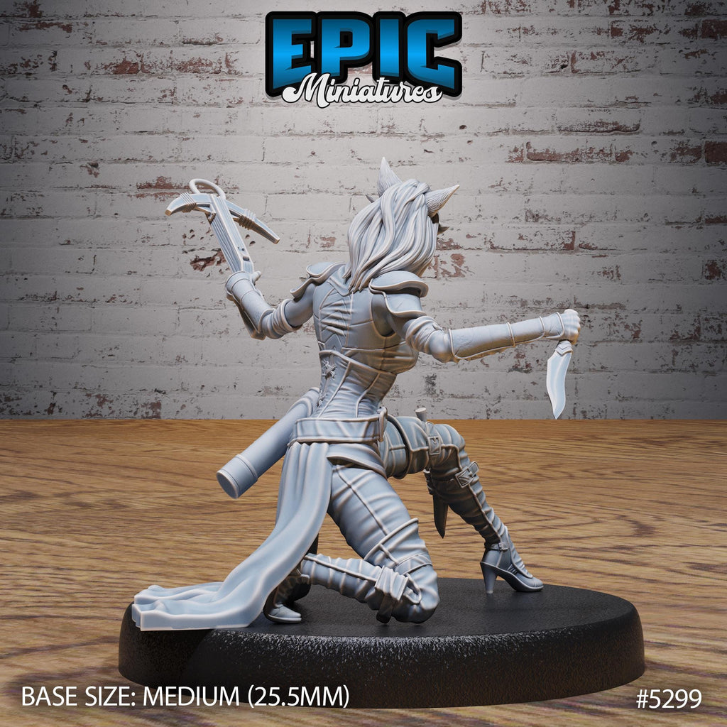 Cat Burglar Rogue Option #5299 back DND miniature Adventurers Guild 16k resin