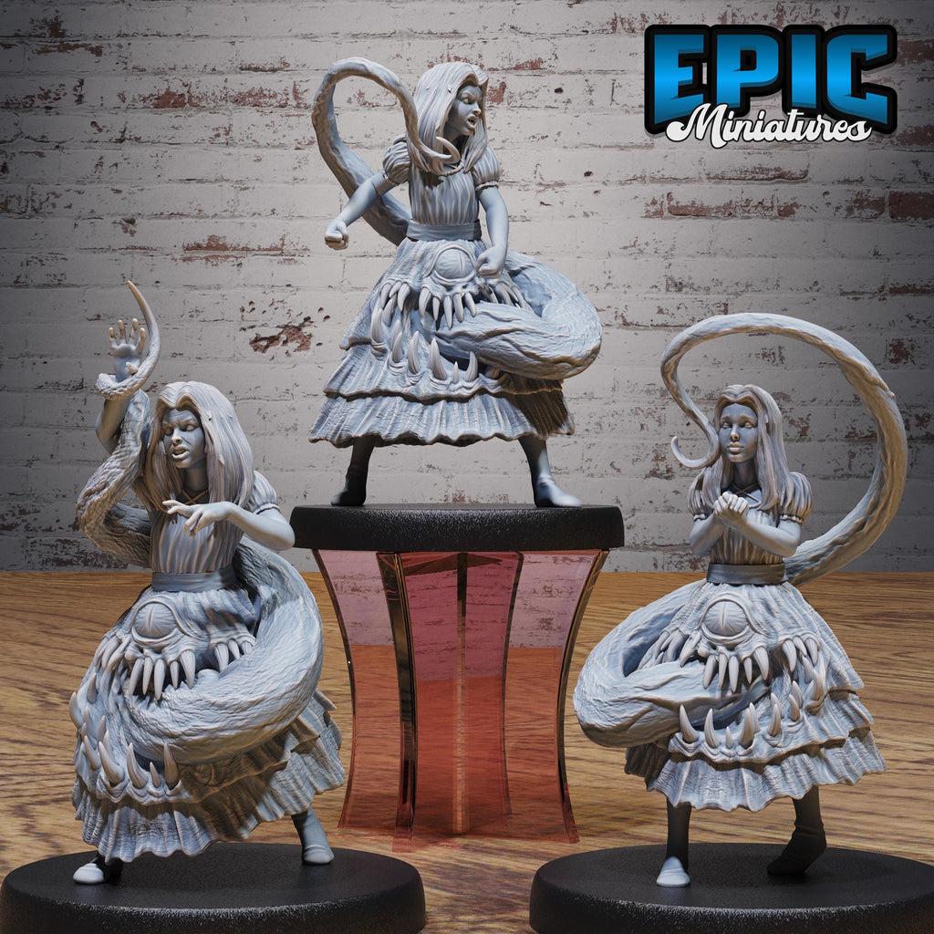 Mimic Girl of 3 DND miniatures group photo Witch Forest