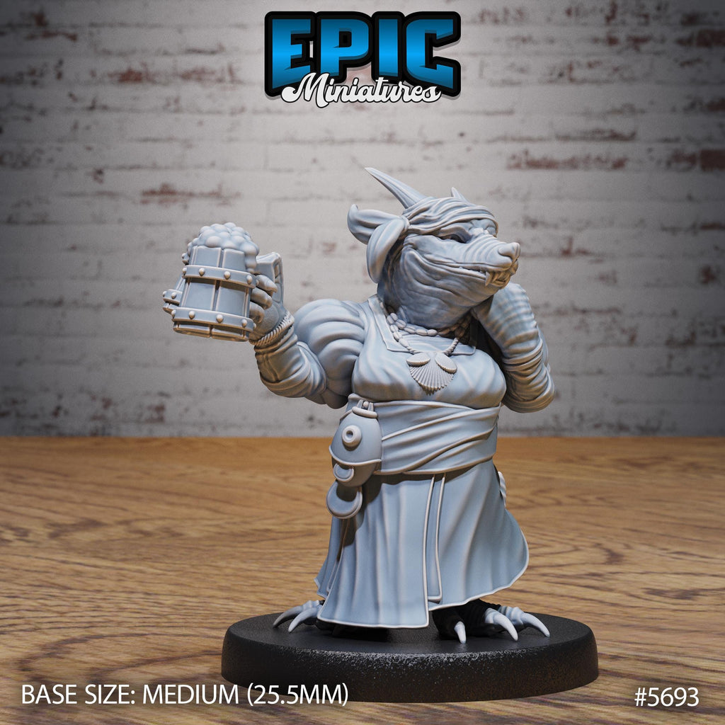 Mama Kobold Maid Option #5693 front DND miniature Dragon Hunt 16k resin