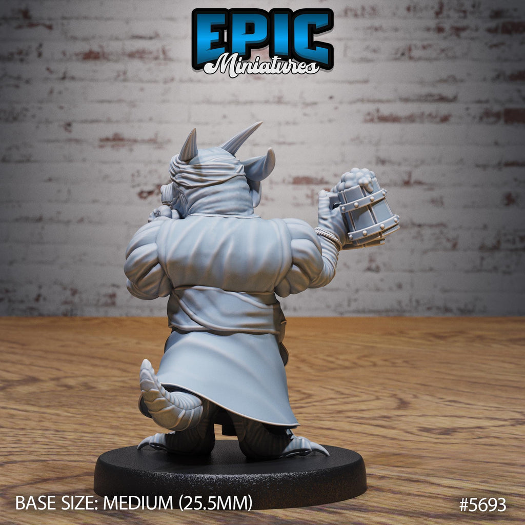 Mama Kobold Maid Option #5693 back DND miniature Dragon Hunt 16k resin