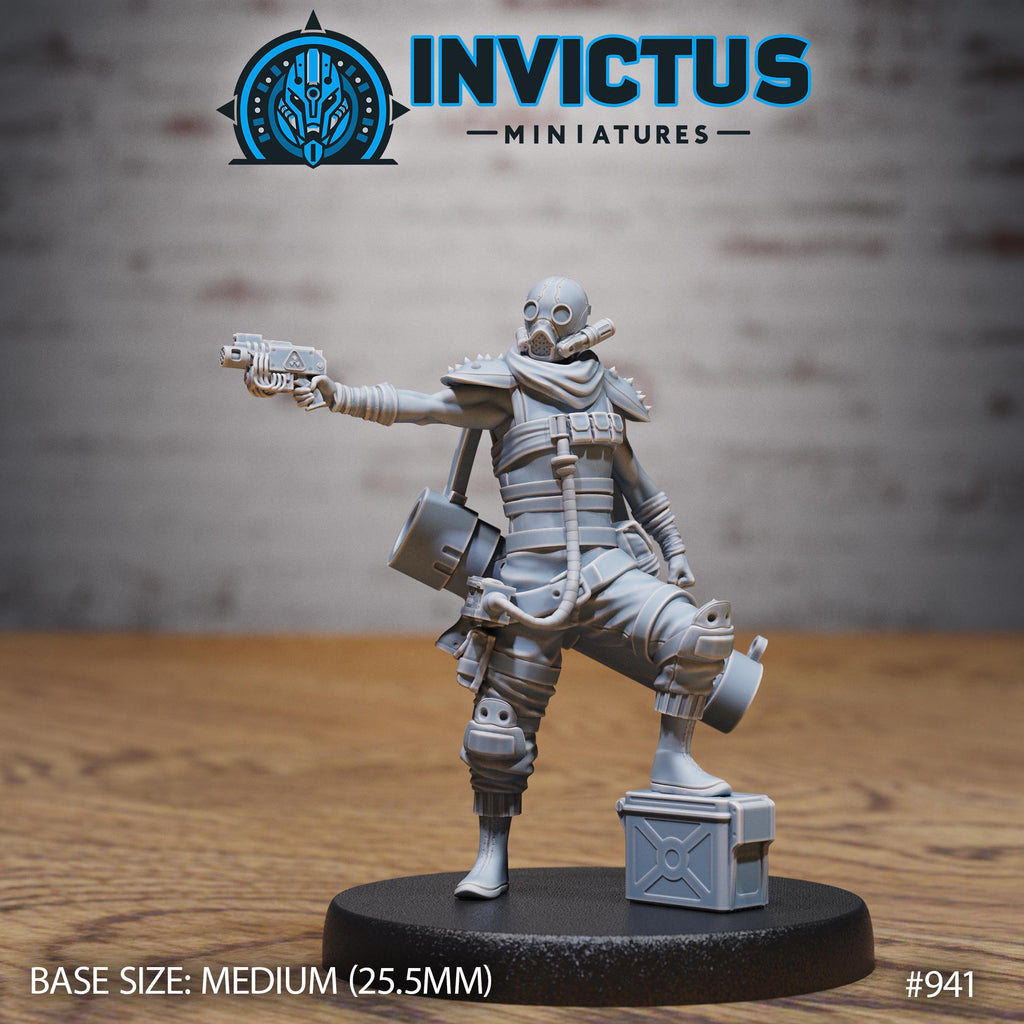 Crimson Squad Option #941 (2) front DND miniature Crimson Front 16k resin