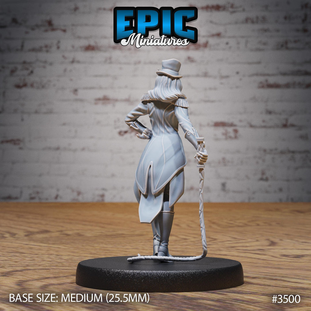 Show Director Female Set 3 Option #3500 back DND miniature Nightsky Carnival 16k resin