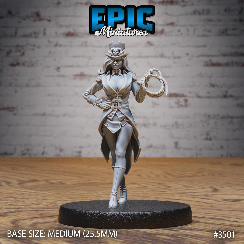 Show Director Female Set 3 Option #3501 front DND miniature Nightsky Carnival 16k resin