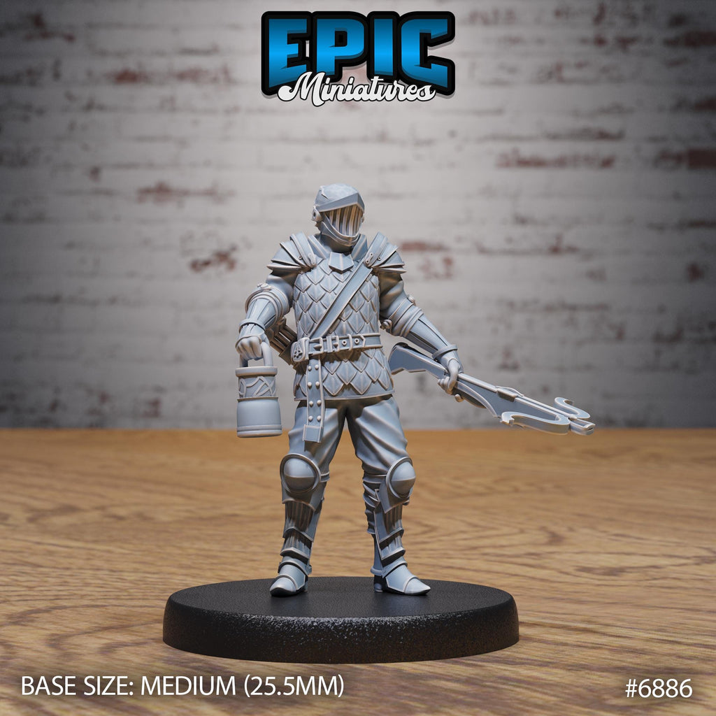 Crossbow Guard Option #6886 front DND miniature Knights Honor 16k resin