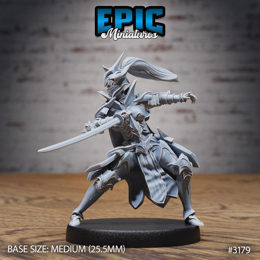 Hunters Guild Female Knight Option #3179 front DND miniature Dragons Reign 16k resin